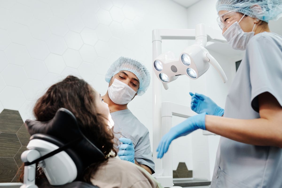 Chiuretajul subgingival cu laser vindeca (echipa care realizeaza un chiuretaj subgingival cu laser)